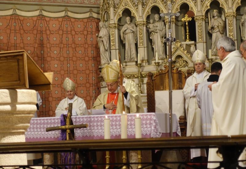 Osma obljetnica pontifikata pape Franje: Nuncij Pezzuto slavio Misu u sarajevskoj katedrali